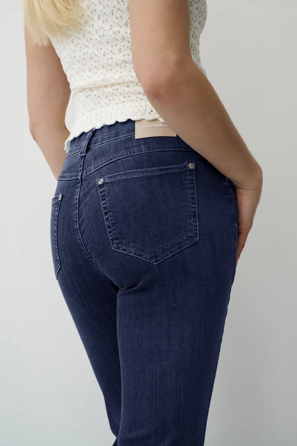 Jean évasé en denim foncé Anna Montana Finja 