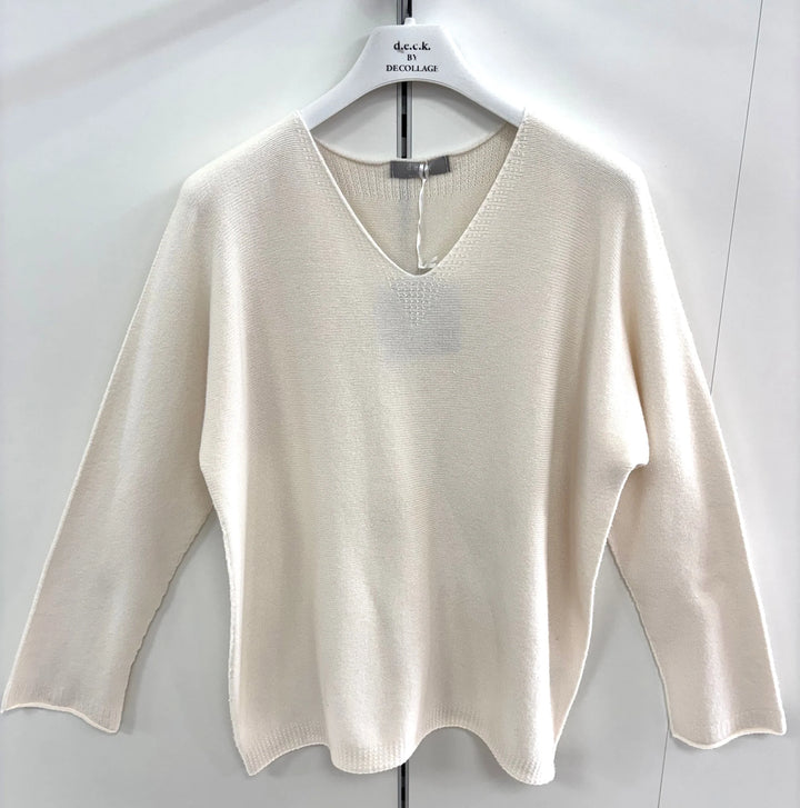 Pull décolleté crème à col en V