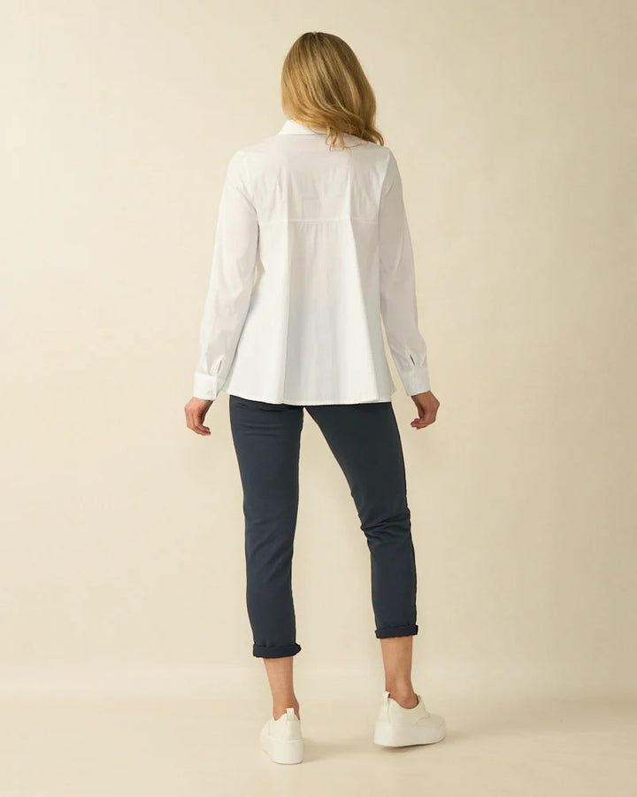 Chemise classique blanche en coton à décolleté