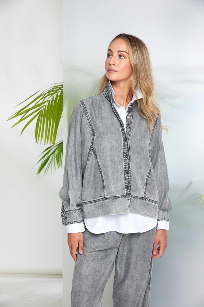 Haut NAYA en jersey blanc à col, poignets et ourlet à empiècements