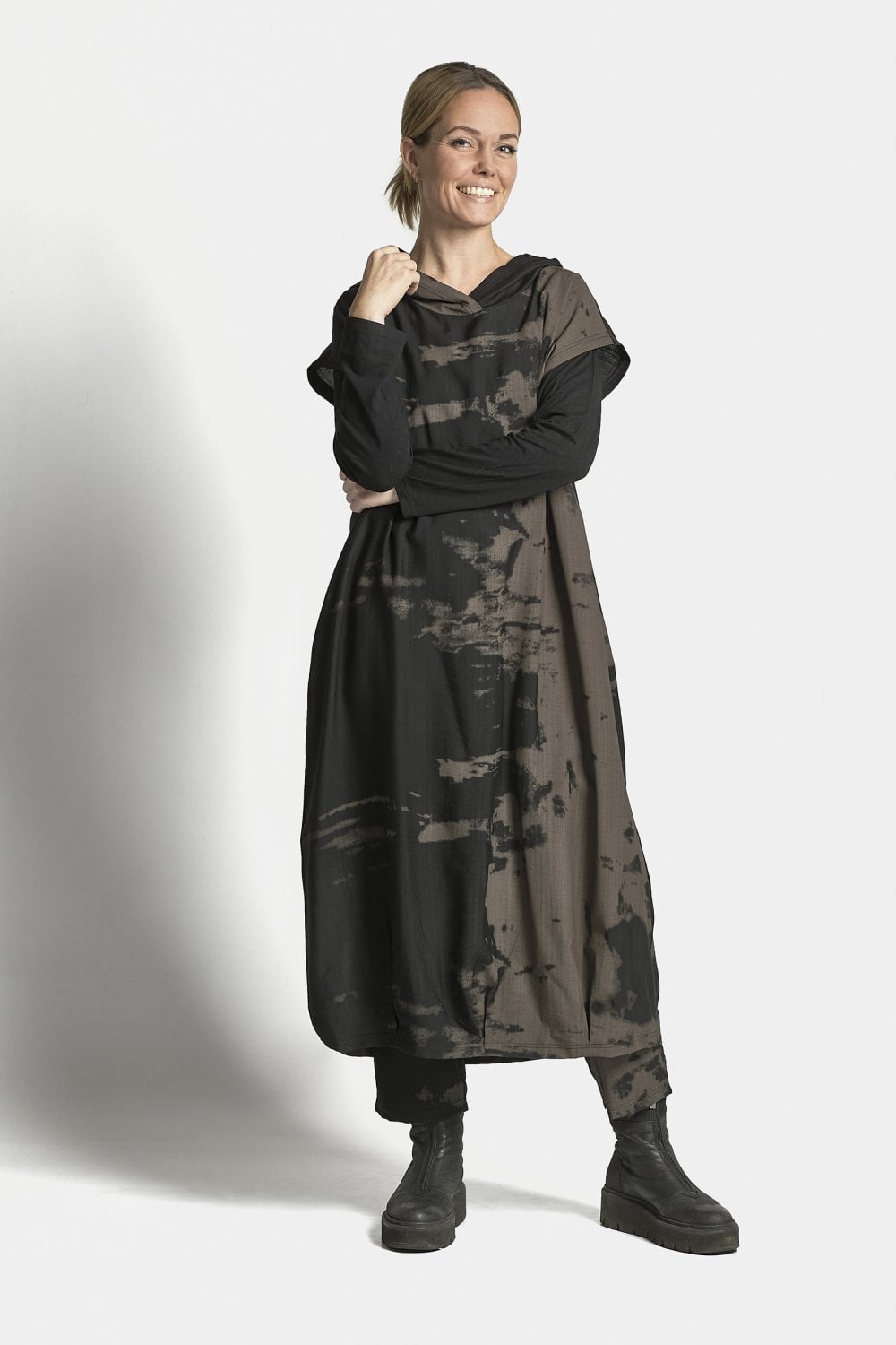 My Soul Print Dress With Hood Black/Brown