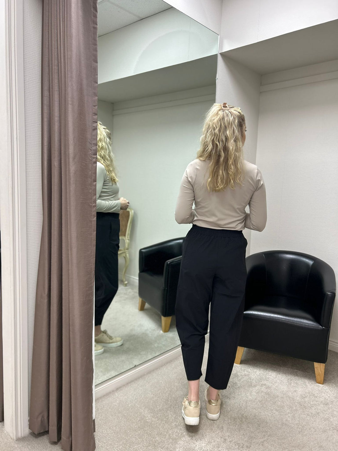 Pantalon de voyage court noir léger