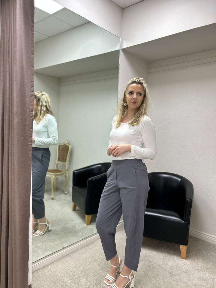 Pantalon de voyage gris léger et court