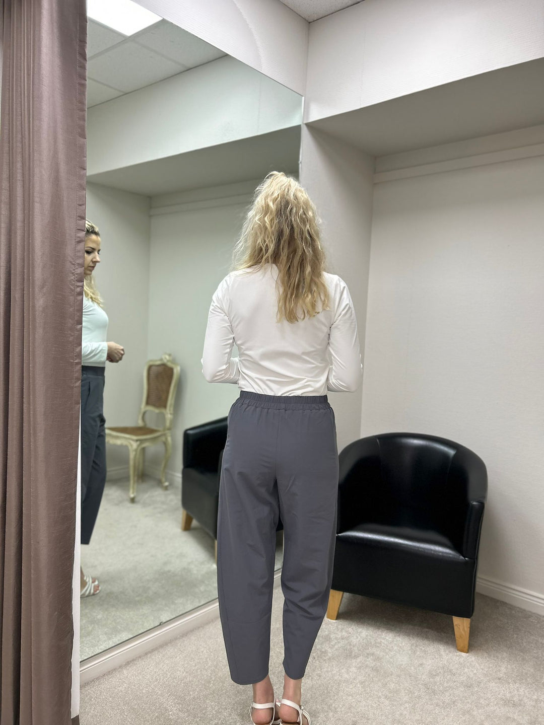 Pantalon de voyage gris léger et court