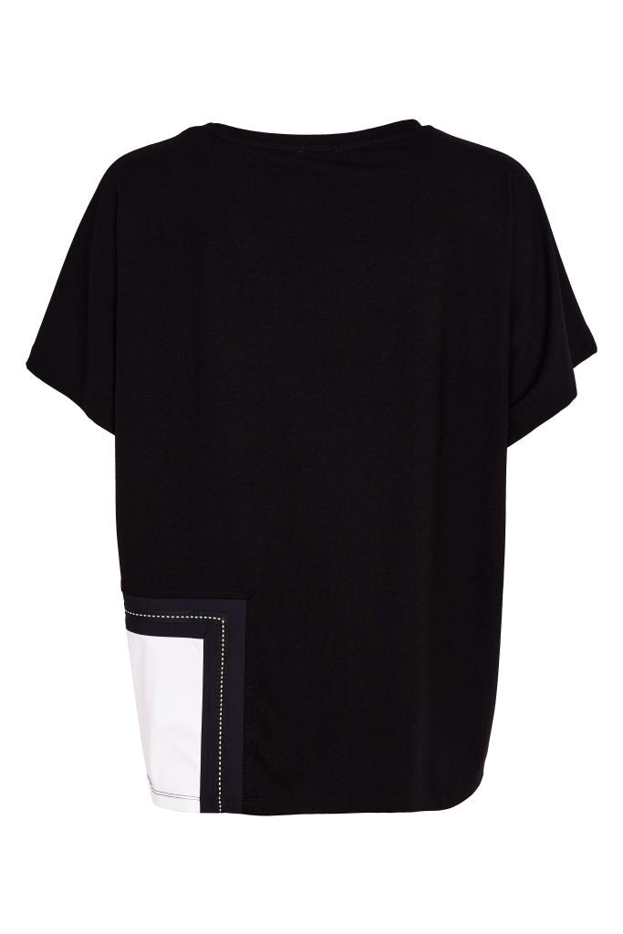 Haut NAYA à poches contrastées noires et blanches