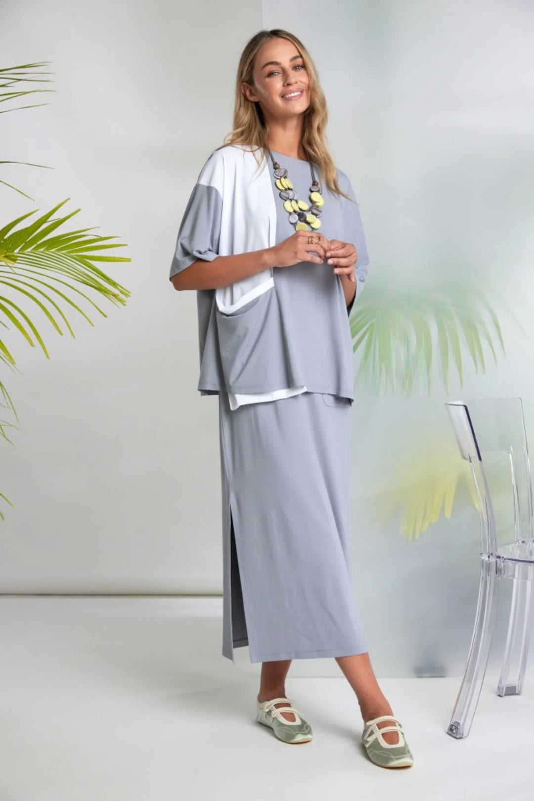 Robe basique en jersey NAYA Dove avec détails de poche